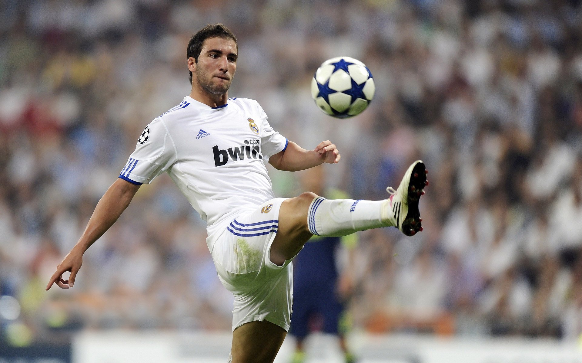 开云体育网站入口-【精彩瞬间】运动员如何在关键时刻调整战术？，运动员如何在比赛中控制自己的冲动性