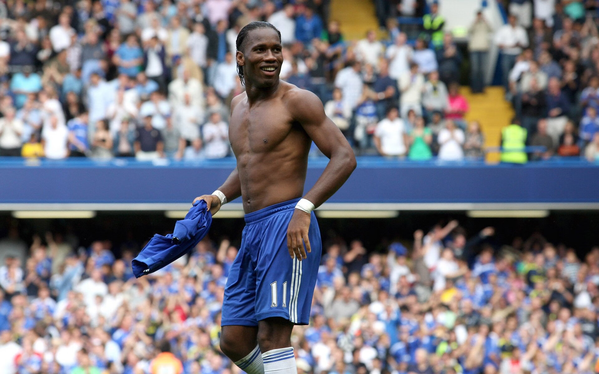 克罗地亚骑手奥利维亚·马尔顿·米哈尔迪内茨在2024年国际马术联合会世界障碍赛中获得第六名，展现出色表现。