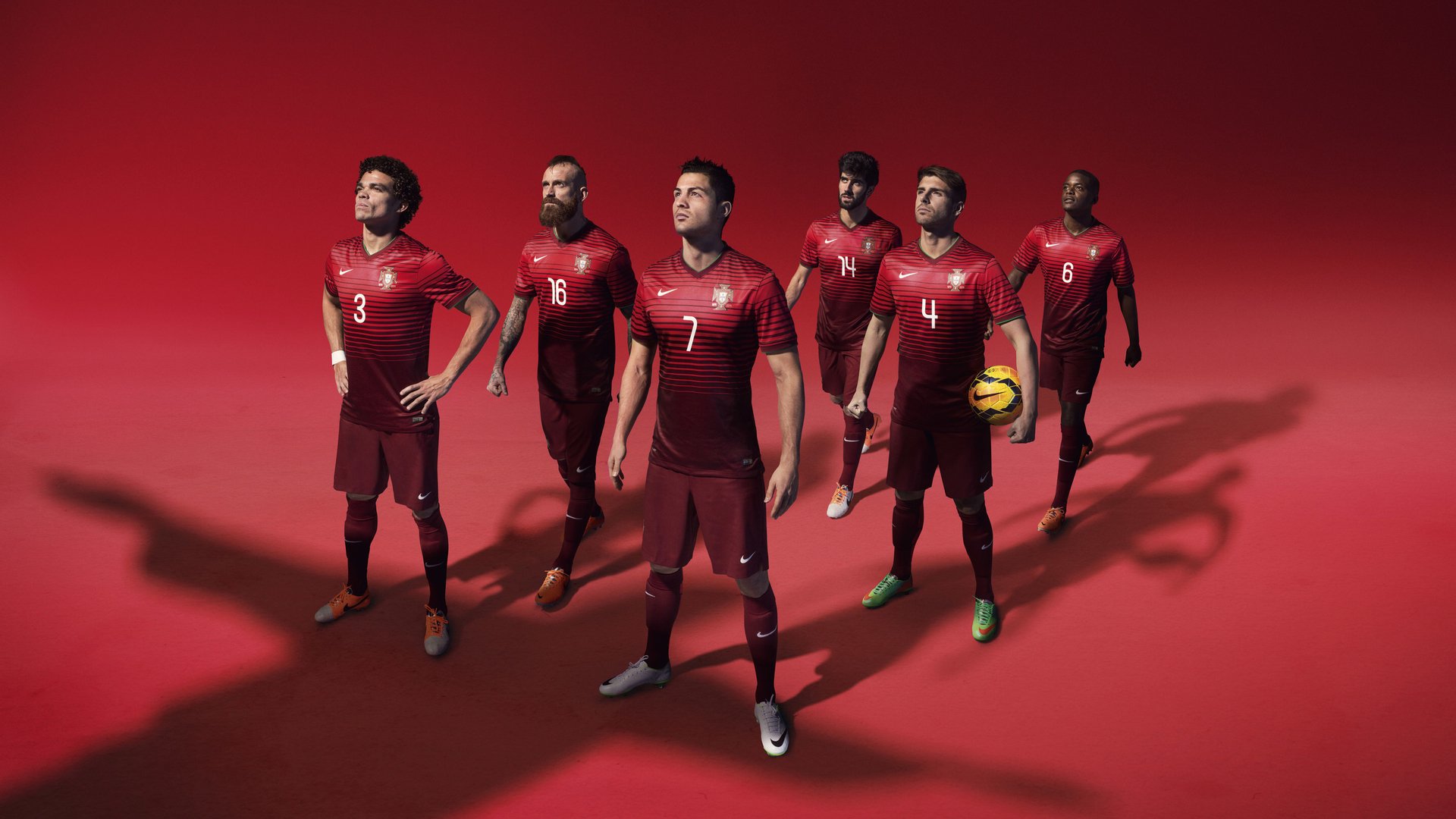 城市极速飞盘挑战赛，空中旋转的运动奇观，极限飞盘比赛场地