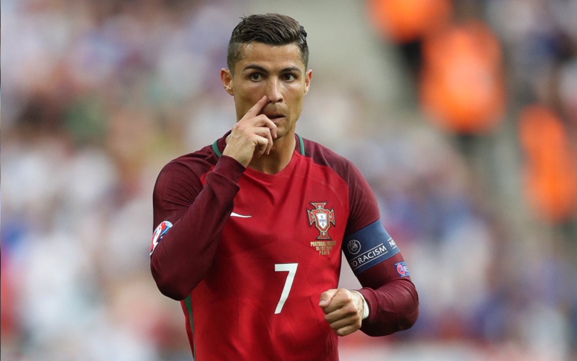 法国足球联赛中场激战，场上火药味十足，法国2020足球比赛